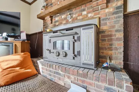 Living - 1105 Inner Circle Dr, Forest Park, OH 45240 photo 5 of 6