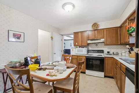 Kitchen - 1105 Inner Circle Dr, Forest Park, OH 45240 photo 1 of 2