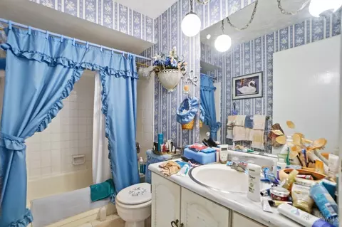 Bath - 1105 Inner Circle Dr, Forest Park, OH 45240 photo 3 of 6