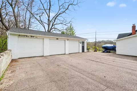 Exterior - 7332 Hillside Ave, Cincinnati, OH 45233 photo 9 of 12