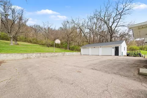 Exterior - 7332 Hillside Ave, Cincinnati, OH 45233 photo 7 of 12