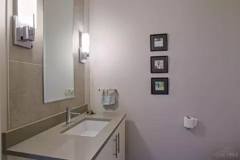 Bath - 1325 Republic St, Cincinnati, OH 45202 photo 3 of 7