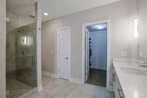 Bath - 1325 Republic St, Cincinnati, OH 45202 photo 2 of 7