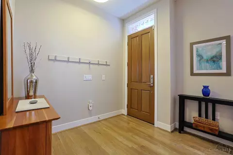 Entry Way - 1325 Republic St, Cincinnati, OH 45202 photo 1 of 4