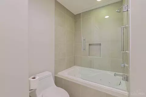 Bath - 1325 Republic St, Cincinnati, OH 45202 photo 7 of 7