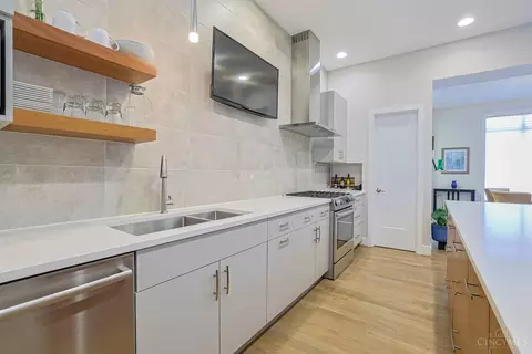 Kitchen - 1325 Republic St, Cincinnati, OH 45202 photo 4 of 5