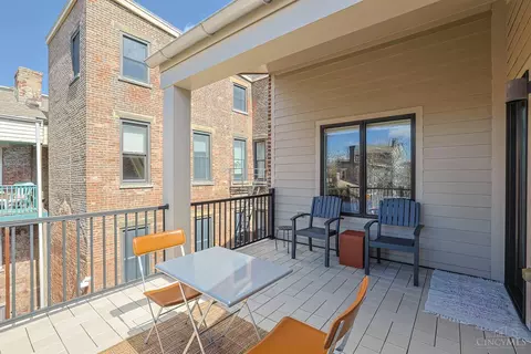Exterior - 1325 Republic St, Cincinnati, OH 45202 photo 7 of 10