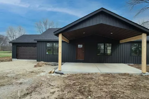 742 Odenwald Dr, Fayetteville, OH 45118