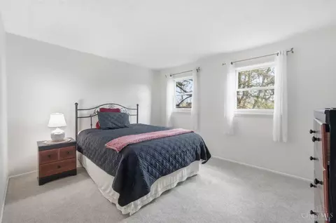 Bedroom - 9678 Iris Dr, West Chester, OH 45241 photo 3 of 7