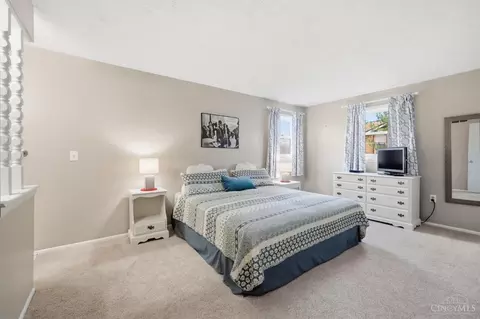 Bedroom - 9678 Iris Dr, West Chester, OH 45241 photo 1 of 7