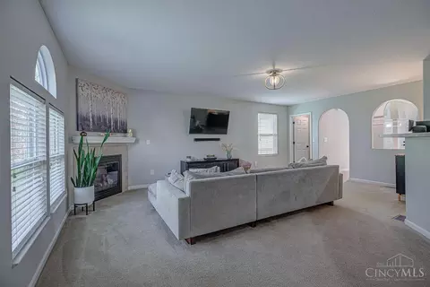 Living - 1942 Chase Ave, Cincinnati, OH 45223 photo 4 of 4