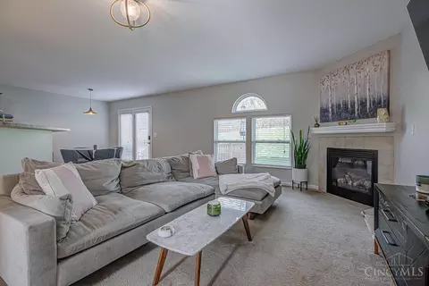 Living - 1942 Chase Ave, Cincinnati, OH 45223 photo 1 of 4