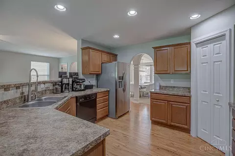 Kitchen - 1942 Chase Ave, Cincinnati, OH 45223 photo 1 of 6