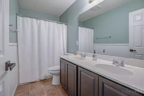 Bath - 1942 Chase Ave, Cincinnati, OH 45223 photo 3 of 4