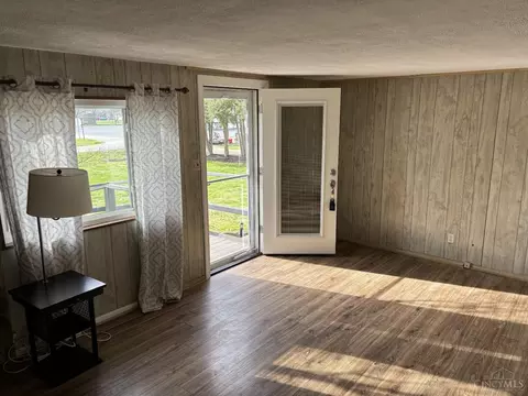 Living - 362 Second St, Morrow, OH 45152 photo 1 of 2