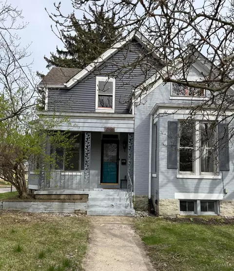 4726 Castle Pl, Cincinnati, OH 45227