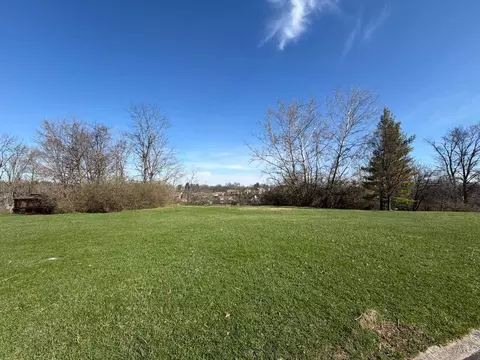6328 Oakcreek Dr, Cincinnati, OH 45247