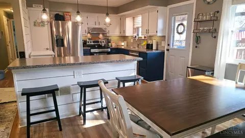 Kitchen - 3301 Linsan Dr, Cincinnati, OH 45239 photo 1 of 5