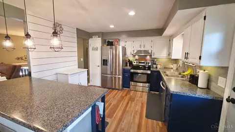 Kitchen - 3301 Linsan Dr, Cincinnati, OH 45239 photo 2 of 5