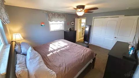 Bedroom - 3301 Linsan Dr, Cincinnati, OH 45239 photo 2 of 3
