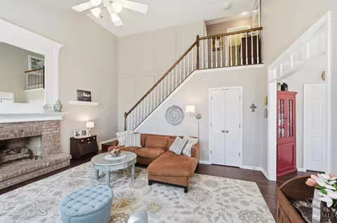 Living - 1502 Huntcrest Dr, Cincinnati, OH 45255 photo 2 of 4