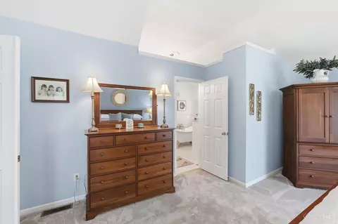 Bedroom - 1502 Huntcrest Dr, Cincinnati, OH 45255 photo 5 of 11
