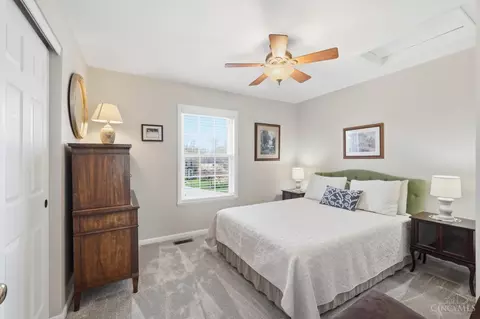 Bedroom - 1502 Huntcrest Dr, Cincinnati, OH 45255 photo 6 of 11