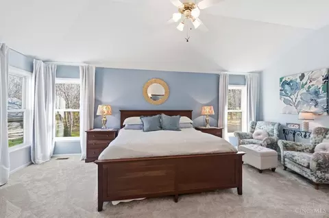 Bedroom - 1502 Huntcrest Dr, Cincinnati, OH 45255 photo 2 of 11
