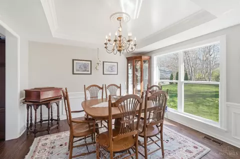 Dining - 1502 Huntcrest Dr, Cincinnati, OH 45255 photo 4 of 7