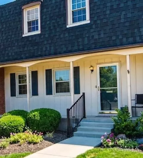 19 Creekwood Sq, Glendale, OH 45246