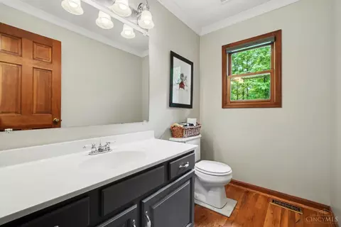 Bath - 6975 Perthview Dr, Cincinnati, OH 45244 photo 3 of 6