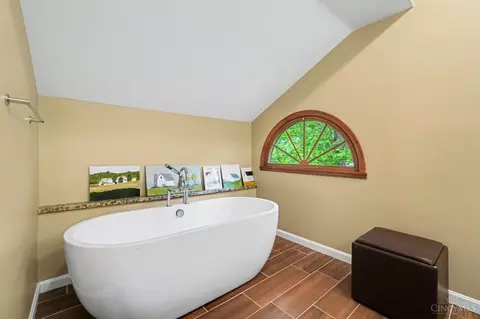 Bath - 6975 Perthview Dr, Cincinnati, OH 45244 photo 4 of 6