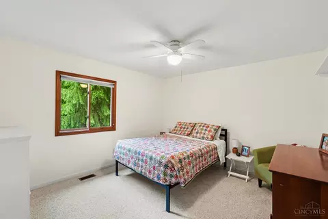 Bedroom - 6975 Perthview Dr, Cincinnati, OH 45244 photo 6 of 6