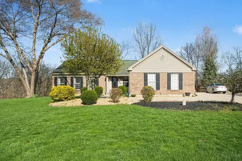 7854 Surreywood Dr, North Bend, OH 45052