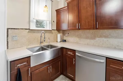 Kitchen - 1127 Rulison Ave, Cincinnati, OH 45238 photo 4 of 4