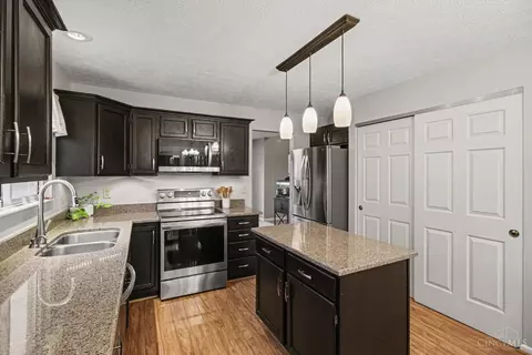 Kitchen - 1004 Vixen Dr, Cincinnati, OH 45245 photo 1 of 3