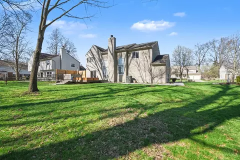 Exterior - 1004 Vixen Dr, Cincinnati, OH 45245 photo 7 of 9