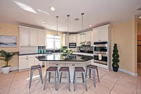 Kitchen - 6323 Tarton Fields Ln, Mason, OH 45040 photo 5 of 7