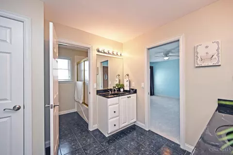 Bath - 6323 Tarton Fields Ln, Mason, OH 45040 photo 7 of 12