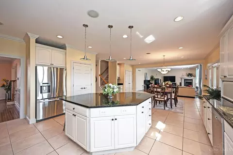 Kitchen - 6323 Tarton Fields Ln, Mason, OH 45040 photo 2 of 7