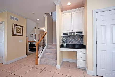 Entry Way - 6323 Tarton Fields Ln, Mason, OH 45040 photo 4 of 5