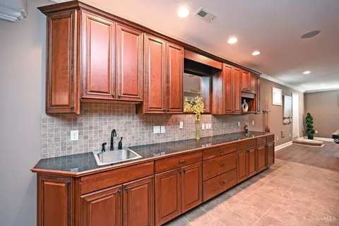 Kitchen - 6323 Tarton Fields Ln, Mason, OH 45040 photo 6 of 7