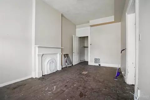 Bedroom - 64 Mcmicken Ave, Cincinnati, OH 45202 photo 6 of 10