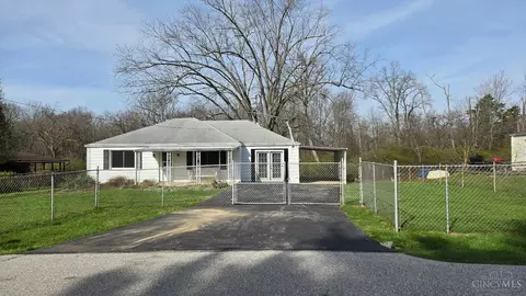 3869 Dieckman Ln, Cincinnati, OH 45245