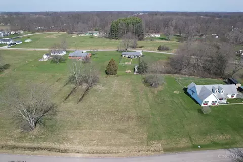 235 Schlitz Dr, Fayetteville, OH 45118