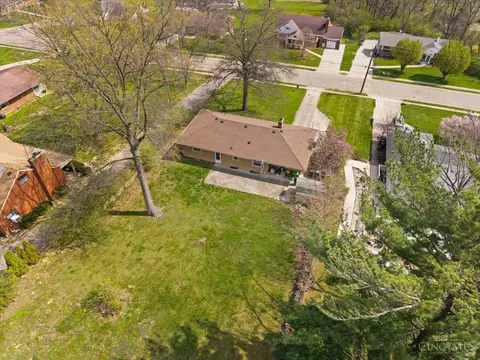 View/Area - 113 Siebenthaler Ave, Reading, OH 45215 photo 1 of 4