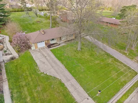 View/Area - 113 Siebenthaler Ave, Reading, OH 45215 photo 3 of 4
