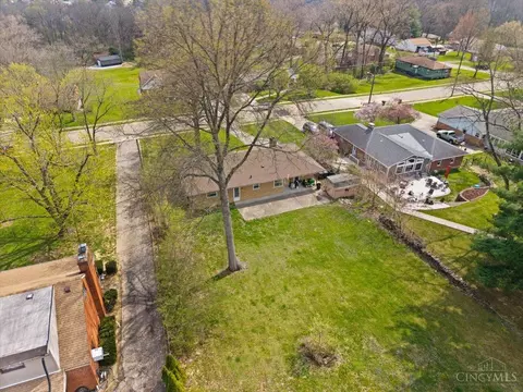 View/Area - 113 Siebenthaler Ave, Reading, OH 45215 photo 2 of 4