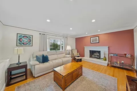 Living - 113 Siebenthaler Ave, Reading, OH 45215 photo 1 of 2