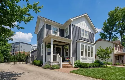 7913 Cooper Rd, Montgomery, OH 45242